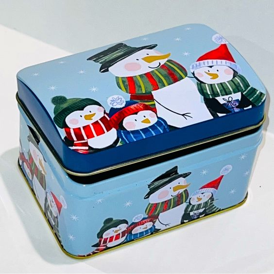 Themed or Holiday Tins 02